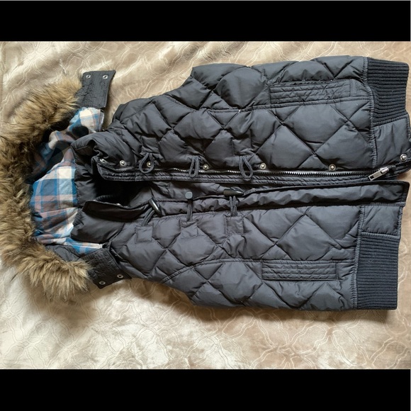 Esprit Vest - Picture 1 of 2